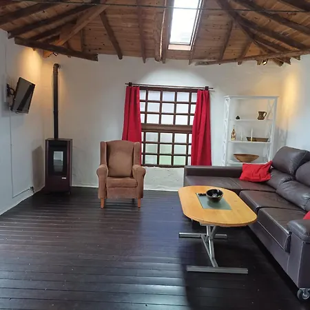 Casa Madera 2 Holiday home Cerrogordo